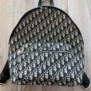 Dior Oblique Backpack in Good Condition Discovery Monogram Bag